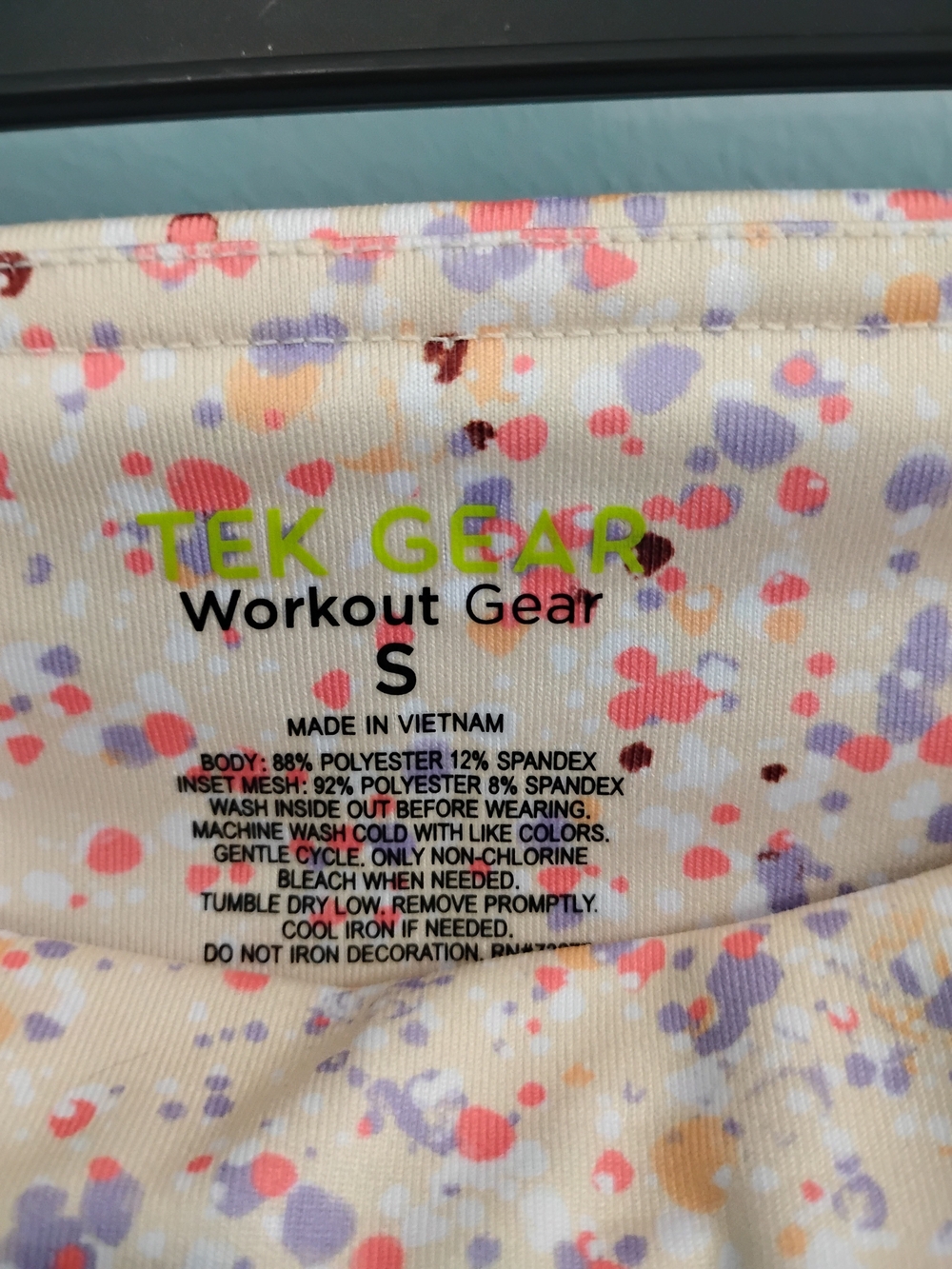 Tek Gear Cream Multi-Speckle Capris - Lightweight Active Leggings Size Small - Picture 2 of 3